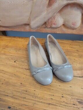 Lauren Blackwell Elaina Size 7.5 Tan Faux Leather Round Toe Slip on Dress Flats